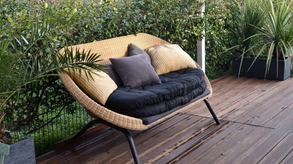 Can papasan chairs be used outdoors