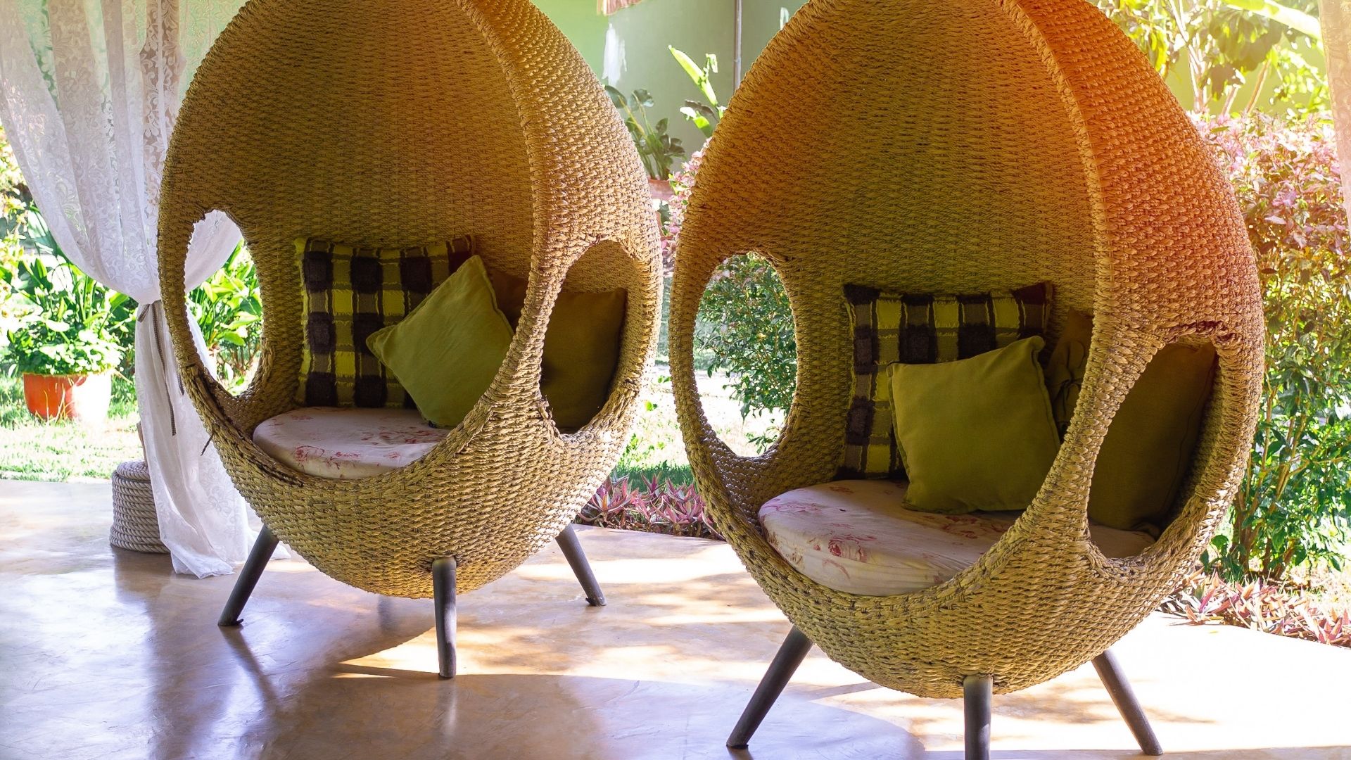 egg chairs for living room